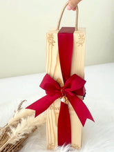 Load image into Gallery viewer, Personalized Wedding Design Wine Box Set
