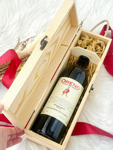 Load image into Gallery viewer, Personalized Wedding Design Wine Box Set