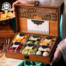 Load image into Gallery viewer, Premium Raya Exclusive Wooden Box