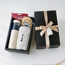 Load image into Gallery viewer, Classic Gift Set #20 (Flask, Cable5-in-1, Towel, Granola)