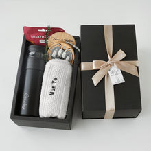 Load image into Gallery viewer, Classic Gift Set #20 (Flask, Cable5-in-1, Towel, Granola)