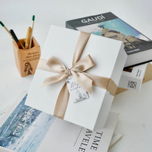 Load image into Gallery viewer, Personalized Ceramic Black Mug with Wooden Handle Set