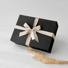 Load image into Gallery viewer, Classic Gift Set #18 (Bottle, Towel, Electric Toothbrush, Marvis Toothpaster, Pen, Cable Organiser)