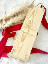 Load image into Gallery viewer, Personalized Wedding Design Wine Box Set