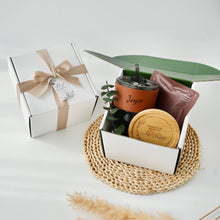 Load image into Gallery viewer, Classic Gift Set #1 (Cup with Lid and Straw, Coaster, Coffee)