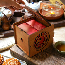 Load image into Gallery viewer, 2024:独家木盒月满中秋2粒禮盒/ Premium Moonlight Treasure Mooncake Gift Set #1
