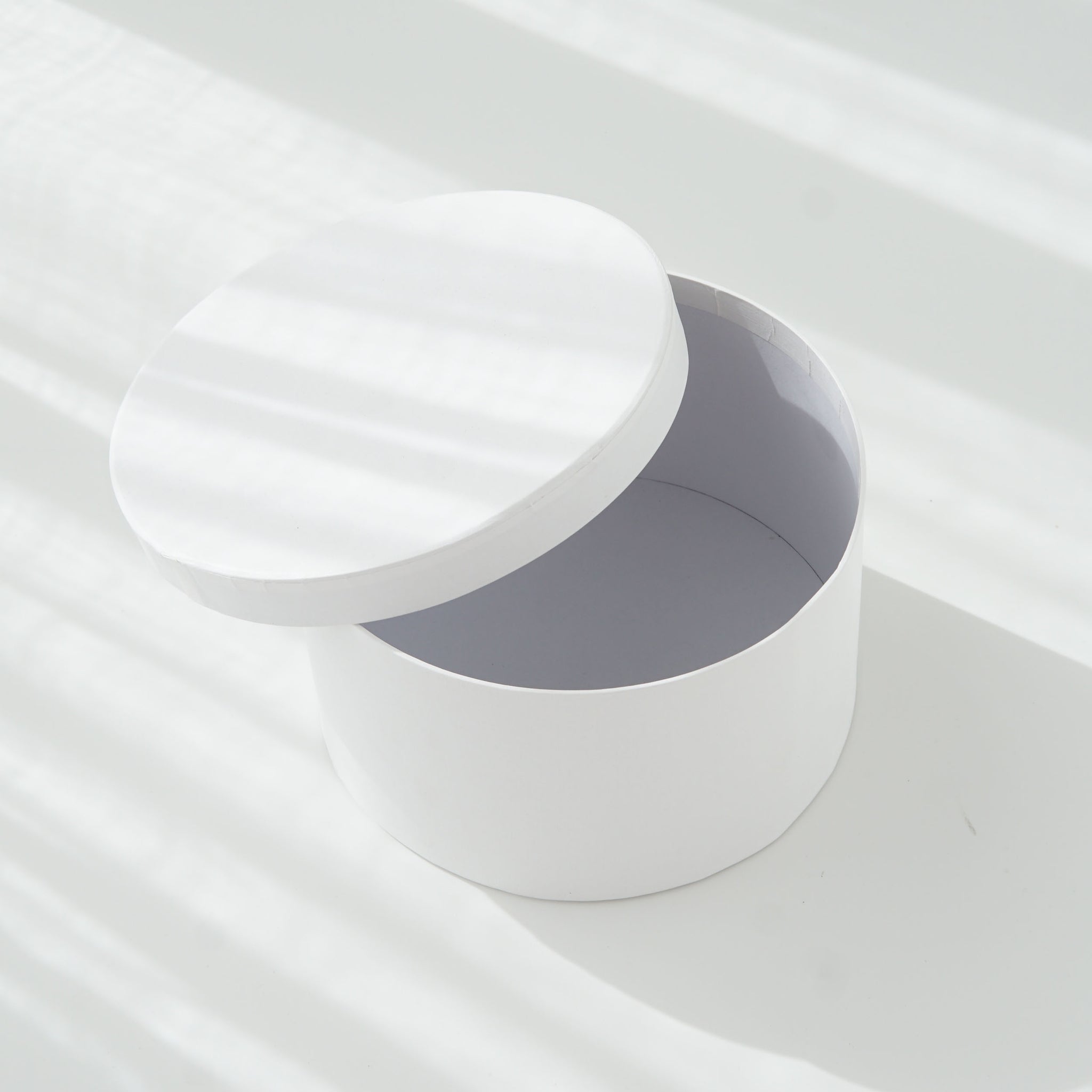 White Round Box Nsjstylishstore white-round-box-nsjstylishstore