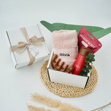 Load image into Gallery viewer, Classic Gift Set #4 (Pocket Flask, Towel, Massage Comb, Granola)
