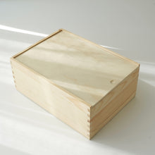 Load image into Gallery viewer, Wooden Box with Sliding Lid - 27.5 x 19.8 x11.5 cm (Personalizable)
