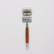 Load image into Gallery viewer, Personalized Wooden Razor
