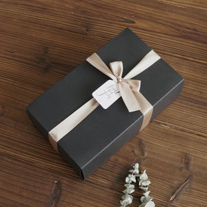 Classic gift set #4 ( Vacuum Flask, TWG Black Tea, Pocket Size Umbrella)
